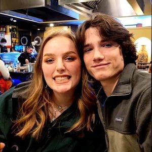 Meet your Posher, Chloe